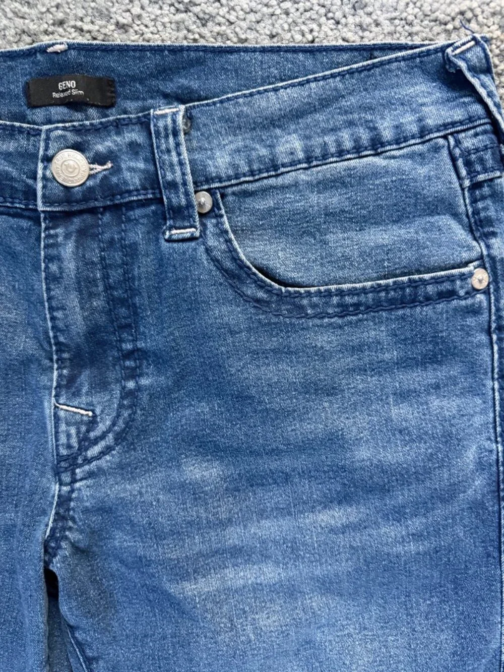 True Religion Geno Big T Flap Slim Jeans Men's Size 34x32-Med. Wash Excellent UC